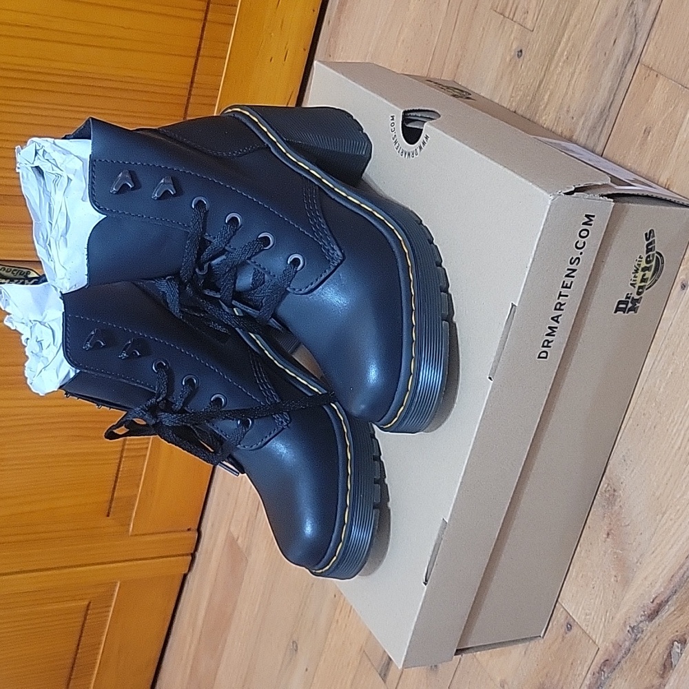 Dr. Martens Jesy Sendal Leather Lace Up Flared Heel Boots